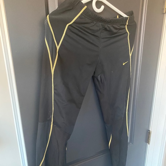 Nike Black and Gold winter running set - Picture 2 of 4